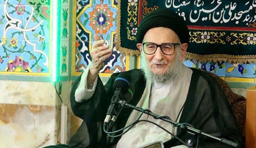 السيد السيستاني ينعى العالم ضياء آبادي
