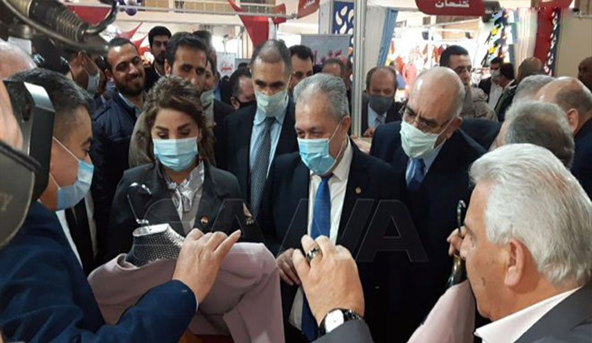 بالصور.. افتتاح معرض تخصصي للألبسة والنسيج في سوريا برعاية عرنوس