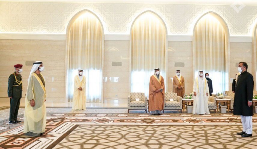 أول سفير للإمارات في الكيان الاسرائيلي يؤدي اليمين القانوني