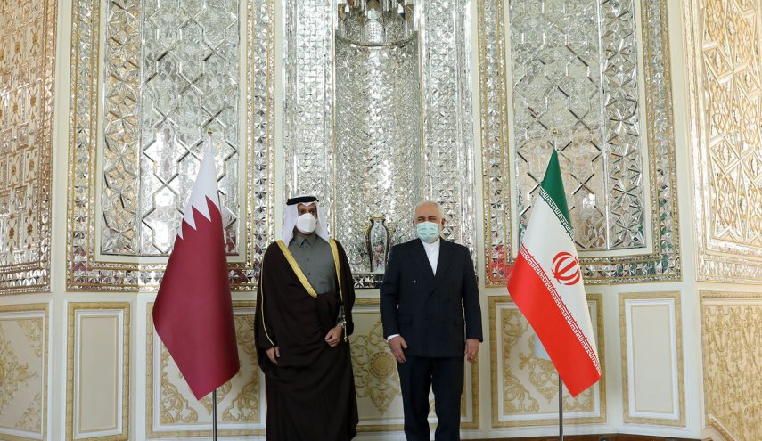 ظريف يستقبل نظيره القطري في طهران