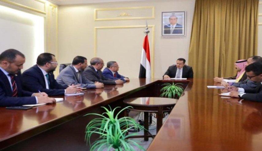 مفاوضات في عدن تكشف عزل السعودية لهادي ونائبه فعليا