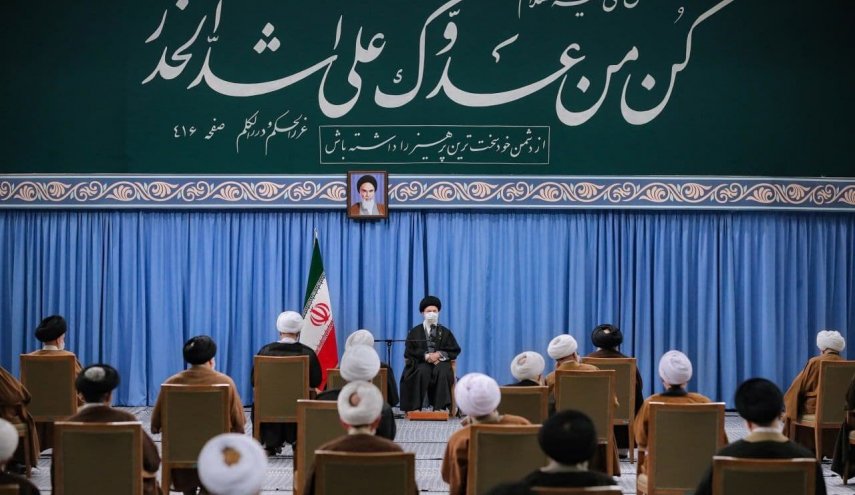 قائد الثورة الإسلامية يستقبل أعضاء مجلس خبراء القيادة