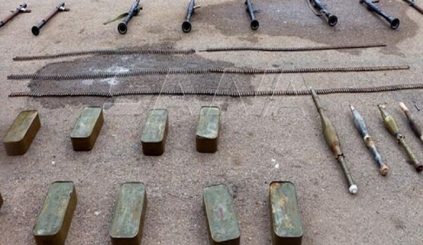 کشف مقادیری سلاح از بقایای تروریست ها در حومه غربی درعا

