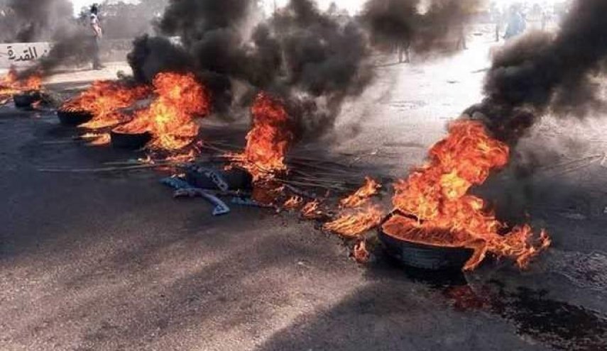استمرار قطع الطرقات في لبنان و السبب ارتفاع السعر الدولار 