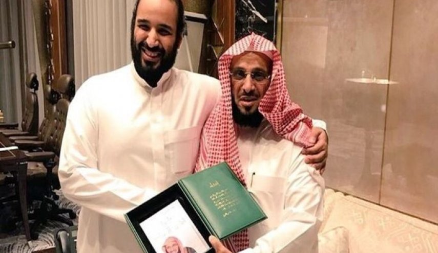 أنباء عن استدعاء السلطات السعودية للداعية عائض القرني للتحقيق