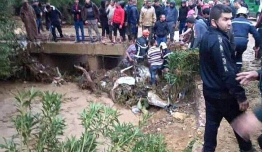 الجزائر..مصرع 6 أشخاص بسبب الفيضانات والبحث جار عن مفقودين
