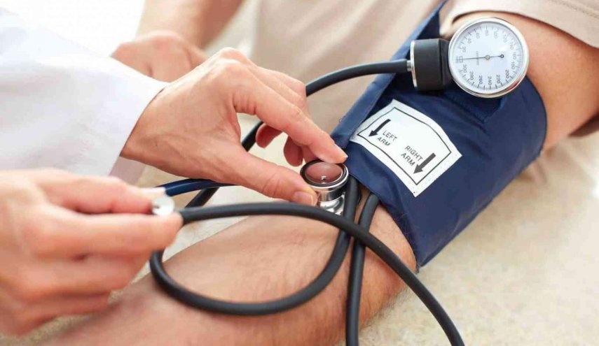 اليكم 10 طرق لخفض ضغط الدم 'دون دواء'