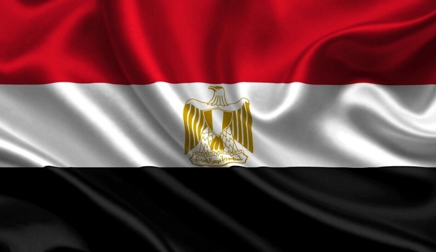 مصر ترحل فلسطينيا ولبنانية 