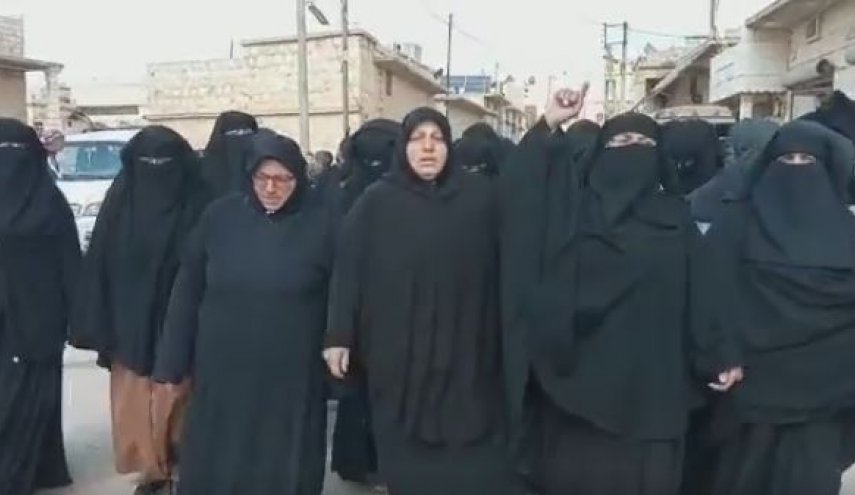 شاهد..نساء ريفي حلب وإدلب يخرجون ضد الجولاني و