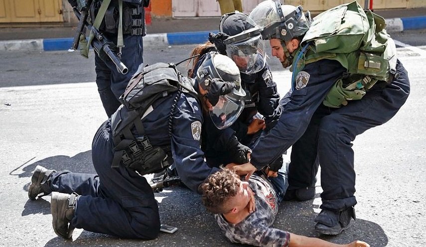 الاحتلال يعتدي على مصلين في 'الأقصى' عقب صلاة الجمعة