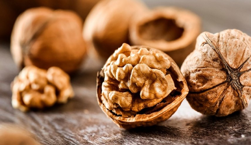 نوع من المكسرات مثالي لخفض ضغط الدم