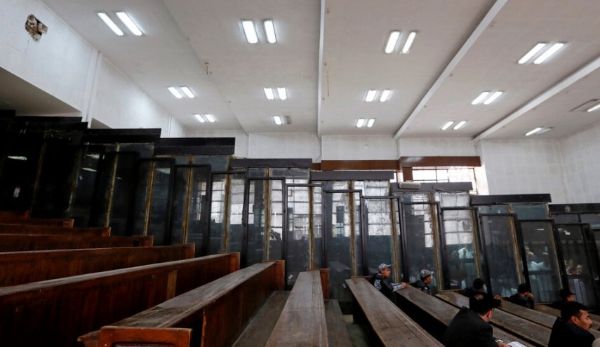 مصر.. أحكام بالسجن والارهاب على 272 شخصا في قضية 