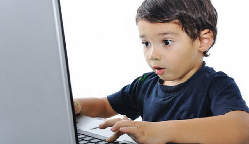 الكتب الإلكترونية تشتت فكر الأطفال