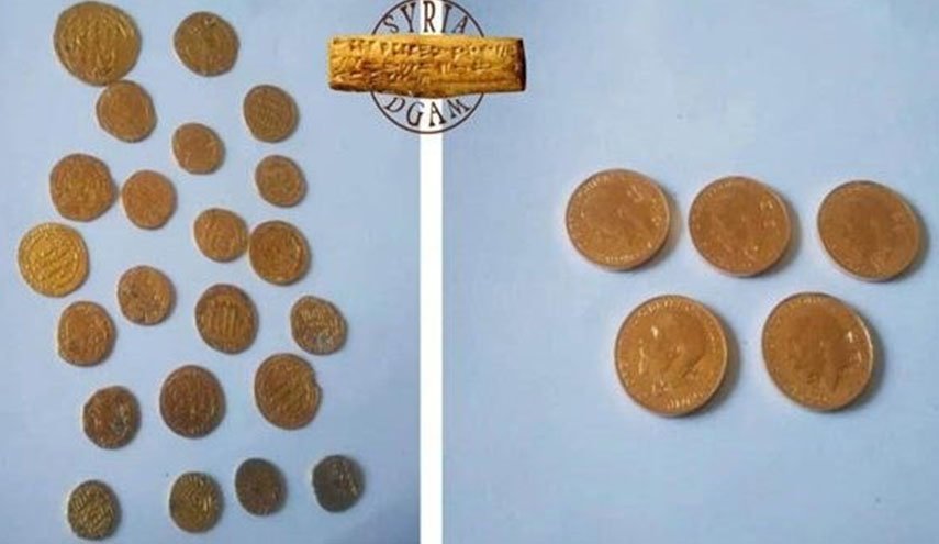 متحف اللاذقية السورية يسترجع عشرات القطع الأثرية الذهبية
