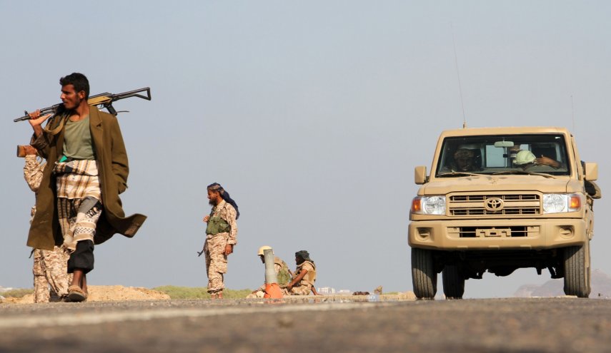 تنظيم 'القاعدة' يقتل جنديا ويصيب 3 بهجوم في أبين