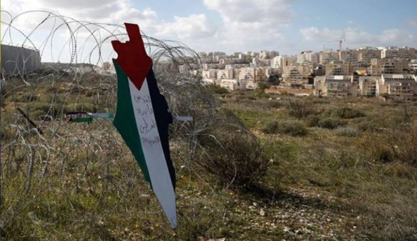 الاحتلال يسلم اخطارات بوضع يد على اراض فلسطينية