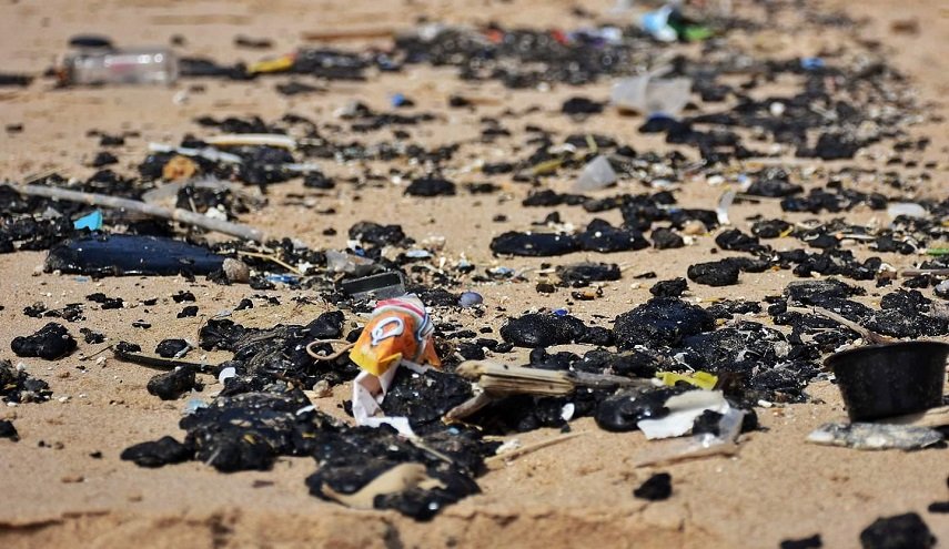 البحوث العلمية: موجة ثانية من التلوث النفطي تعرّضت لها السواحل اللبنانية 
