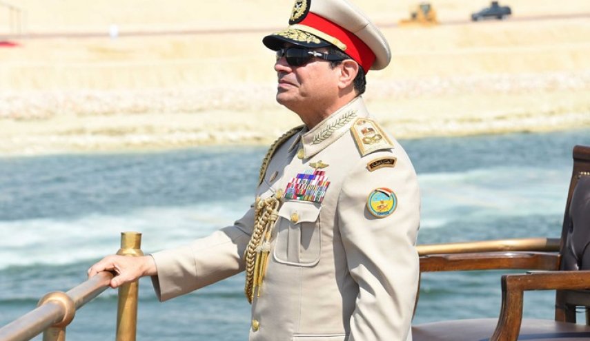 صحفي بريطاني بعد حادثة السويس: السيسي خطر على العالم