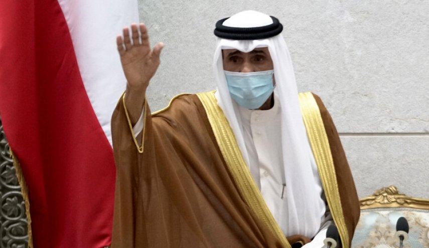 أمير الكويت يطالب النواب بالتعاون مع حكومة الخالد

