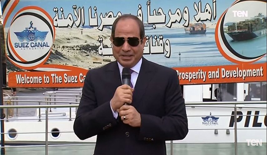 السيسي يتعهد بشراء المعدات التي تحتاجها قناة السويس لمواجهة الازمات 