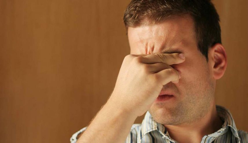 'يوغا العين'.. هكذا تريح عينيك من عناء الأجهزة الرقمية