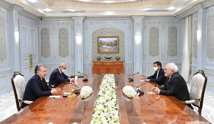ظريف: الاجتماعات مع المسؤولين الاوزبكيين كانت مثمرة للغاية
