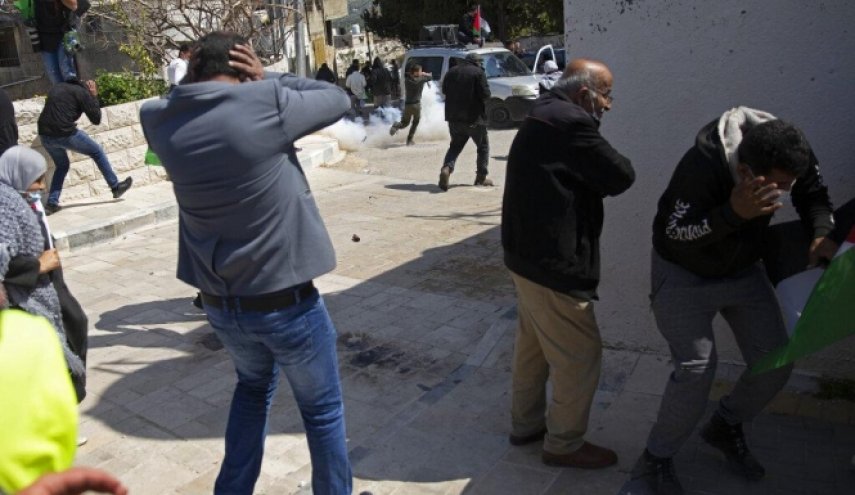 استشهاد فلسطيني واصابة زوجته برصاص الاحتلال شمال القدس