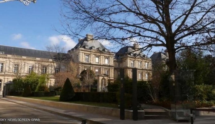 باريس تصوت على حظر العبادة داخل الجامعات الفرنسية