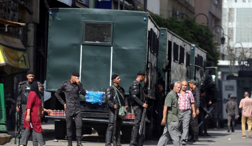 مصر.. جريمة مروعة تهز البلاد والشرطة تحاول السيطرة على غضب المواطنين
