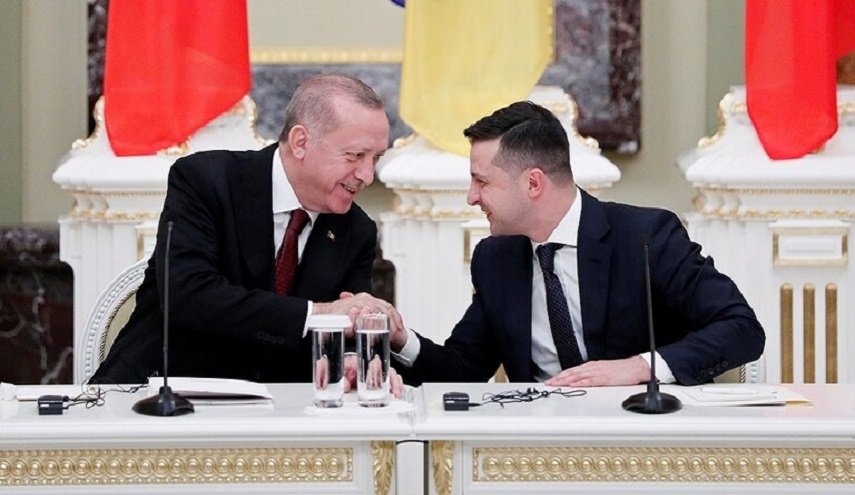 مسؤول في القرم يشكك بنوايا اردوغان من تقاربه مع  زيلينسكي