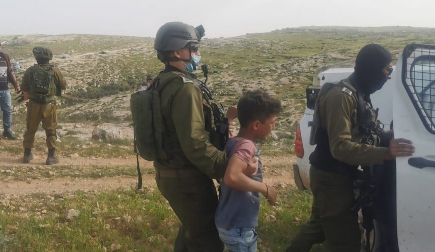 اعتقال 1400 فلسطيني بينهم نساء وأطفال منذ مطلع العام