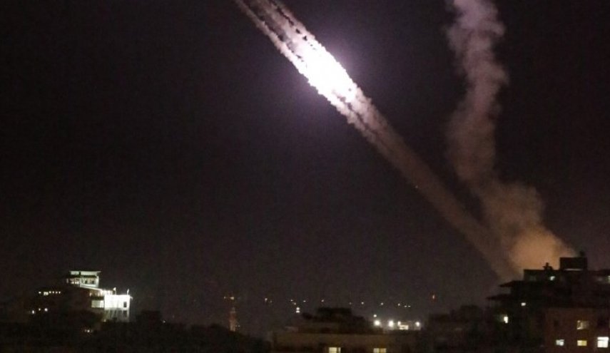 إعلام العدو: سقوط صاروخ بمستوطنة 