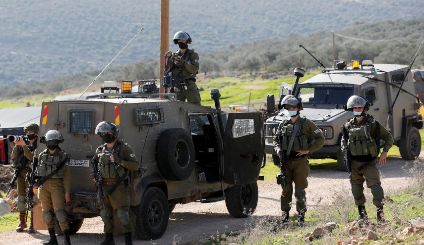 الاحتلال يعتقل 3 من المرشحين لعضوية المجلس التشريعي الفلسطيني