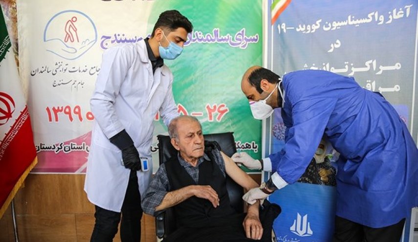 ايران تبدأ بحقن مليون جرعة من لقاح كورونا 