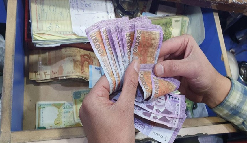 الليرة السورية متجهة نحو تحسن ملحوظ أمام الدولار