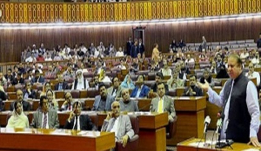 جلسة طارئة للبرلمان الباكستاني للنظر في طرد السفير الفرنسي

