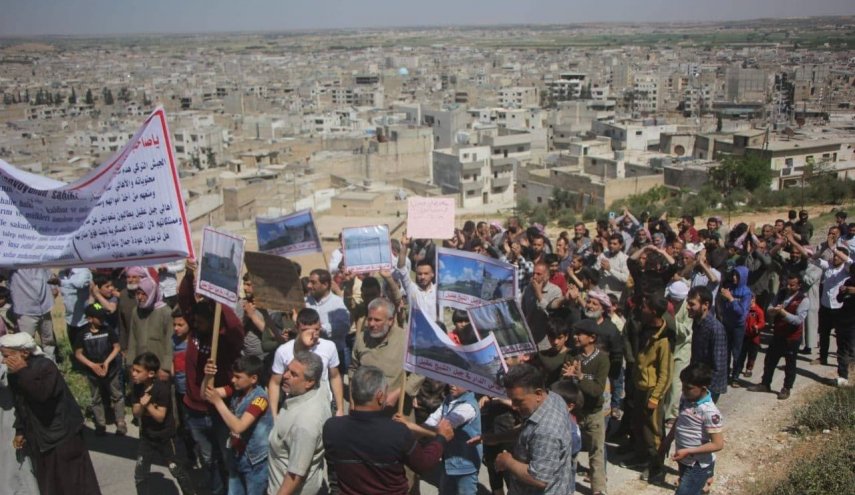 أهالي 'جبل الشيخ عقيل' يتظاهرون ضد القوات التركية في مدينة الباب شرقي حلب