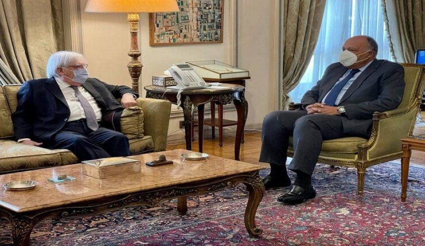 وزير الخارجية المصري يلتقي غريفيث لبحث الازمة اليمنية