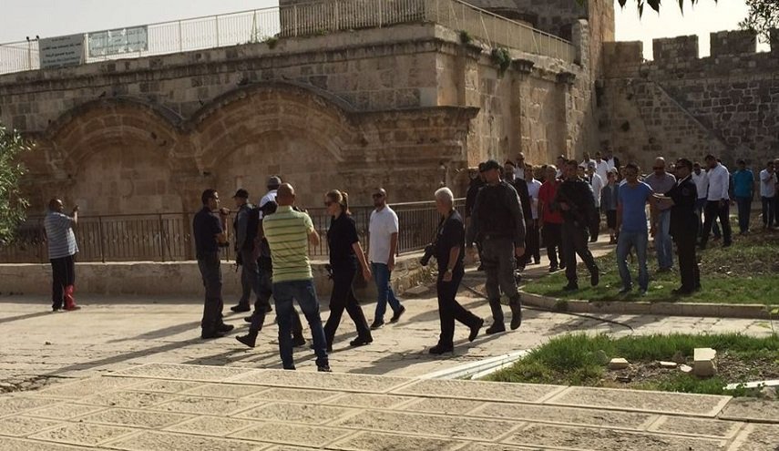 72 مستوطنا يقتحمون باحات المسجد الأقصى المبارك