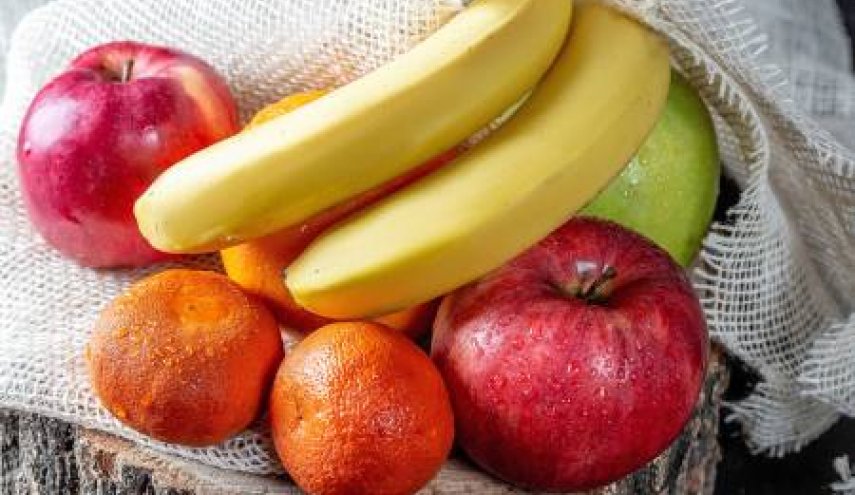 بينها الموز والتفاح... أطعمة احذر تناولها في المساء