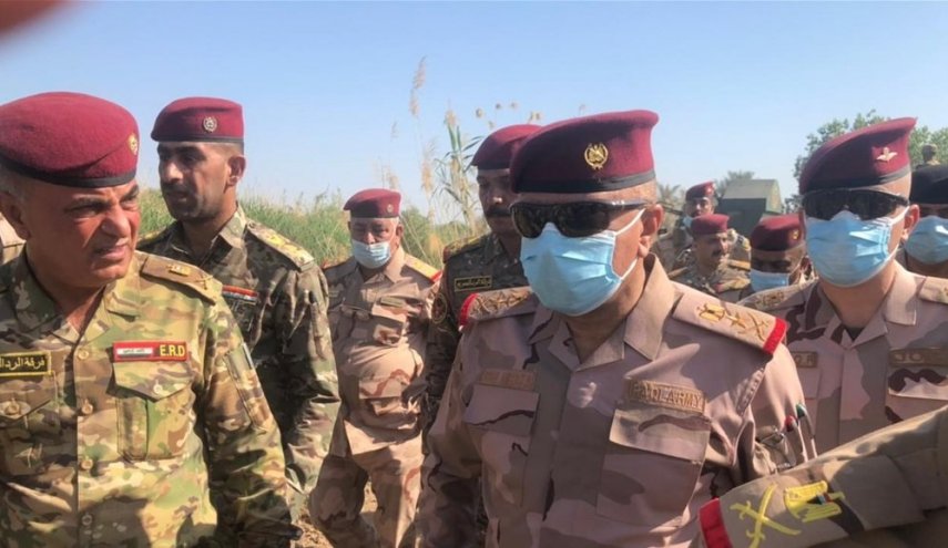 قائد العمليات المشتركة يتفقد القوات الامنية في ديالى
