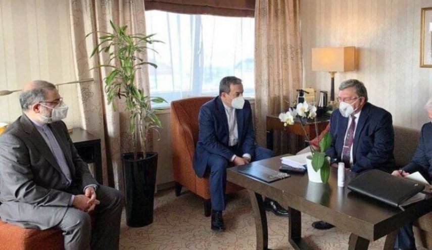 عراقجي يلتقي رئيس الوفد الروسي على هامش محادثات فيينا