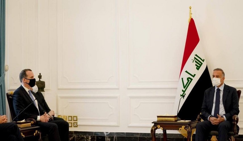 الكاظمي يبحث مع وفد أمريكي خروج القوات من العراق
