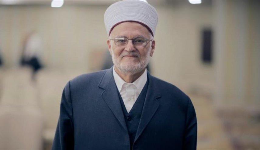 الشيخ عكرمة صبري يدعو لاستمرار الاعتكاف بالأقصى حتى نهاية رمضان
