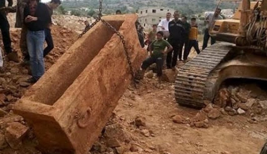 الاردن.. العثور على مدفن أثري وتوابيت في أحد المنازل