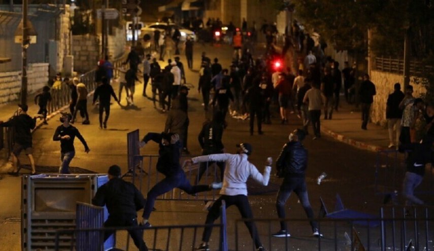 53 إصابة خلال مواجهات مع الإحتلال بالقدس المحتلة