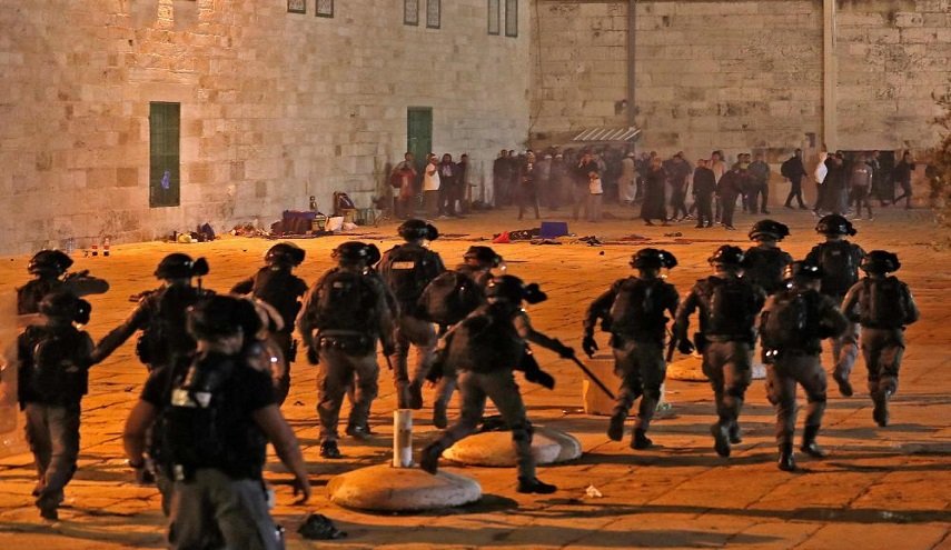 جيش الاحتلال يوصي بخفض التوتر في القدس