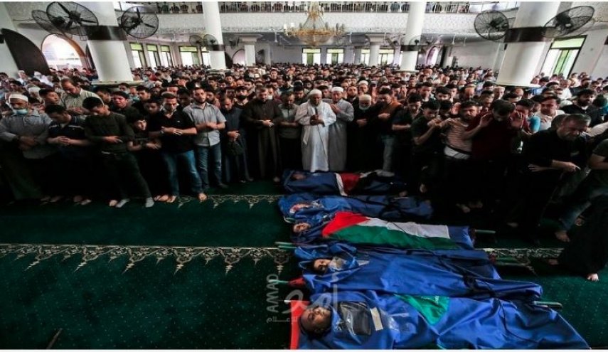 بالصور.. غزة تشيع شهداءها بينهم 9 أطفال 