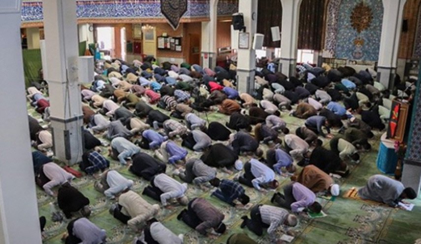 إقامة صلاة عيد الفطر بإمامة ممثل قائد الثورة في جامعة طهران