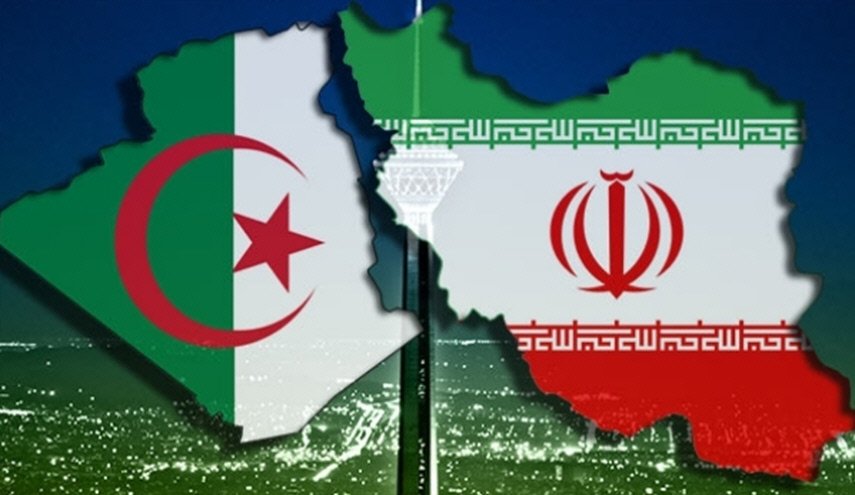 ظريف يؤكد ونظيره الجزائري على تعزيز العلاقات بين البلدين